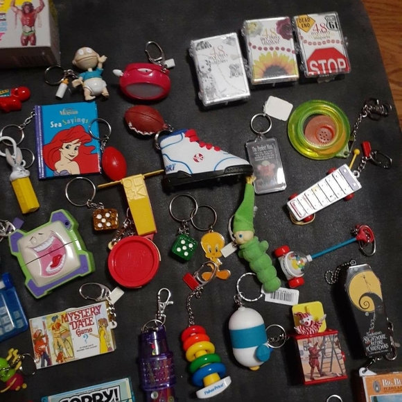 HUGE Basic Fun Keyring/Keychain Kit! - Picture 16 of 16